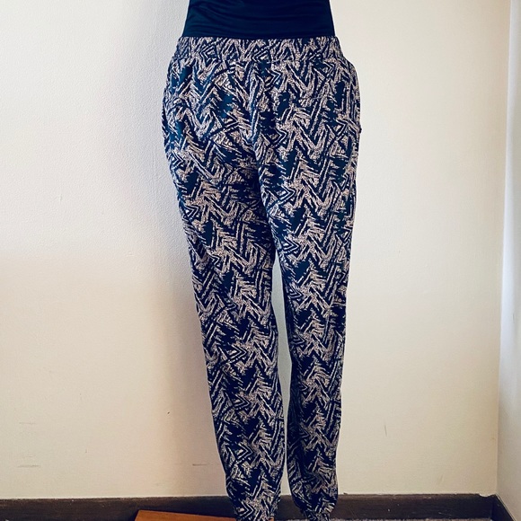 Daytrip Black and Tan Print Jogger Pant - Picture 4 of 8
